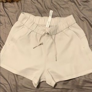 Size 4 lululemon shorts